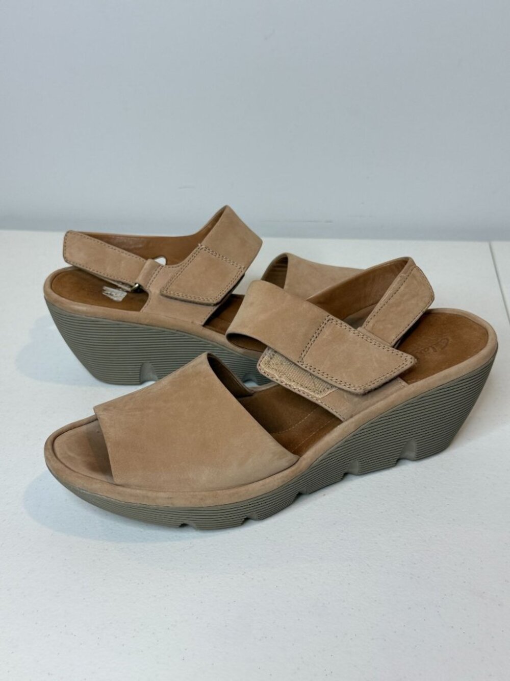 Clarks Tan Nubuck Leather Comfort Wedge Sandals Size 11M
